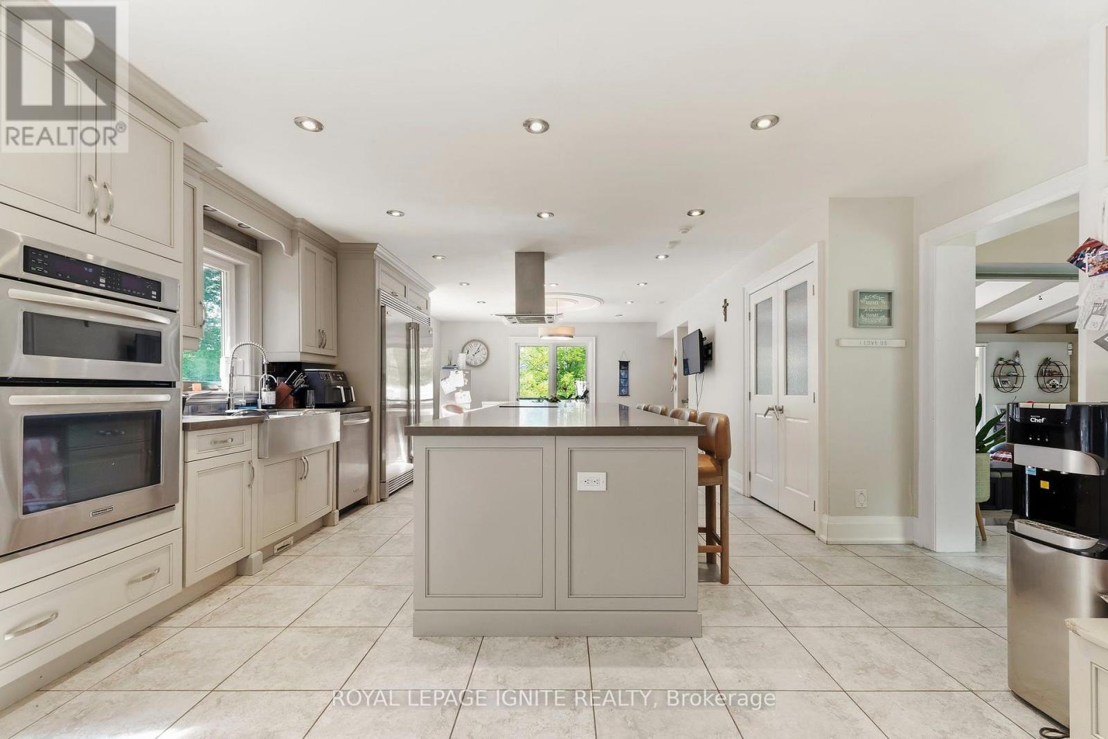 8 RIDGEVALE DRIVE - 9
