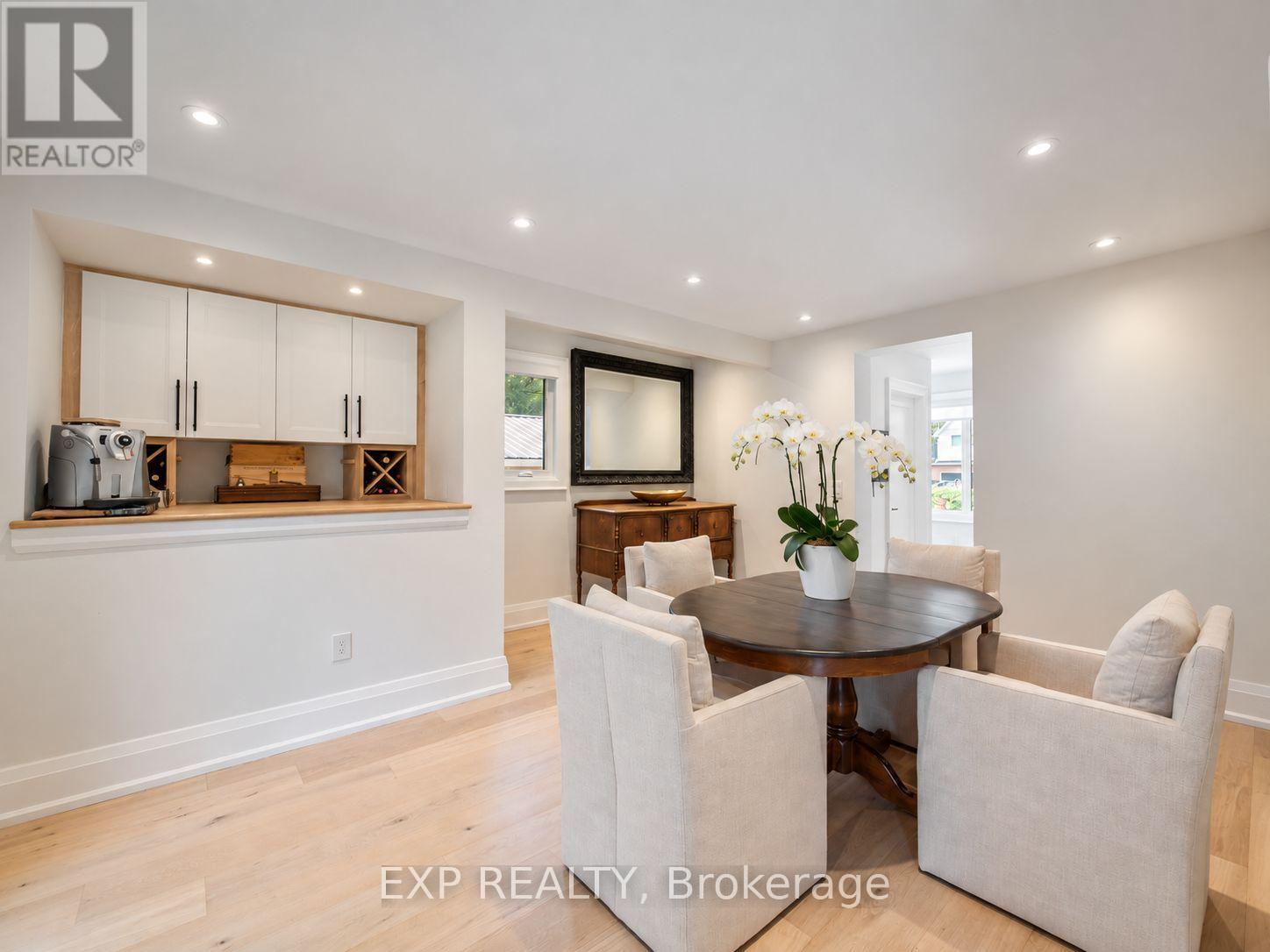 Photo 10 of 25 Morton Avenue, East Gwillimbury (Sharon)