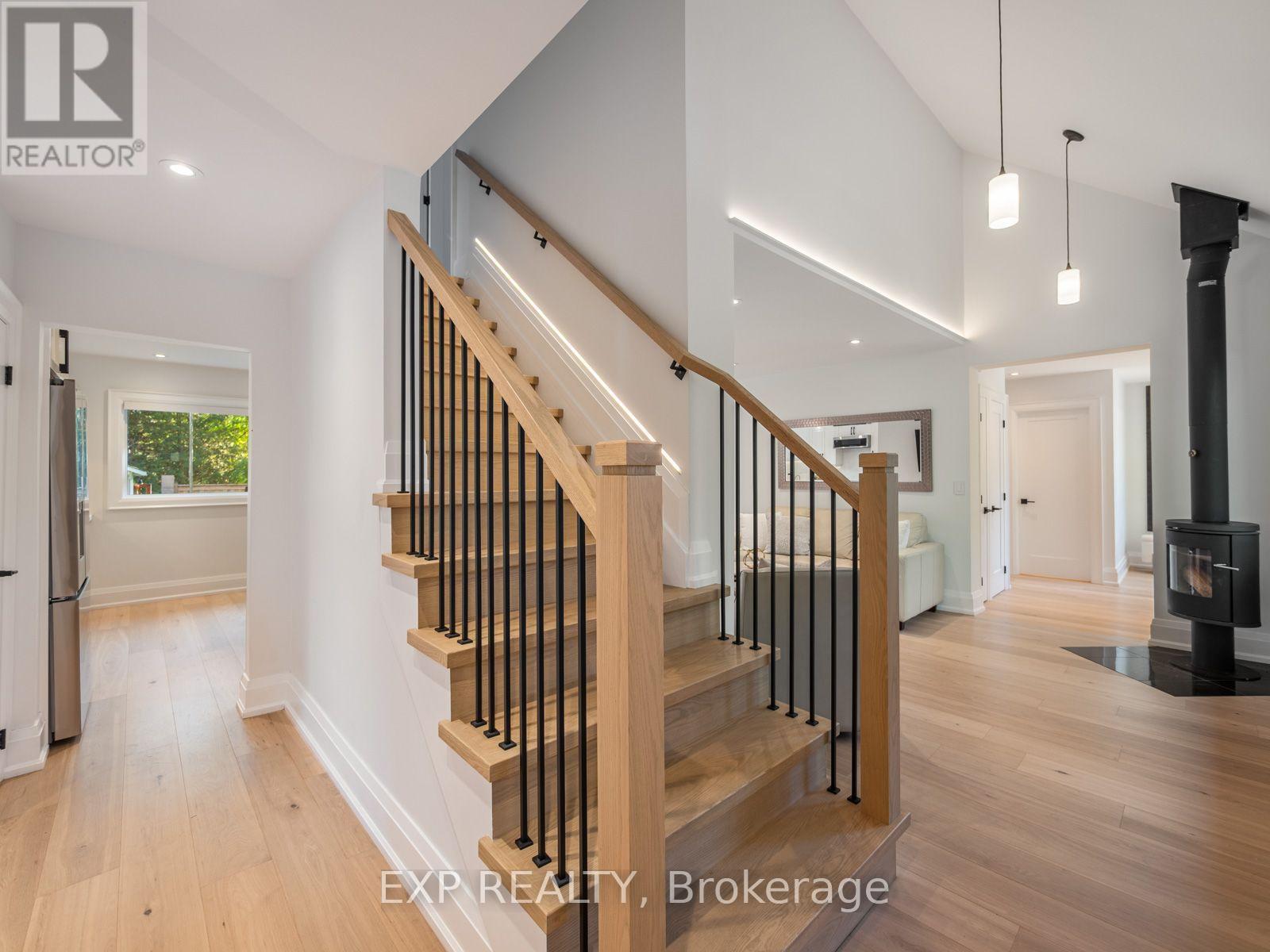 Photo 15 of 25 Morton Avenue, East Gwillimbury (Sharon)