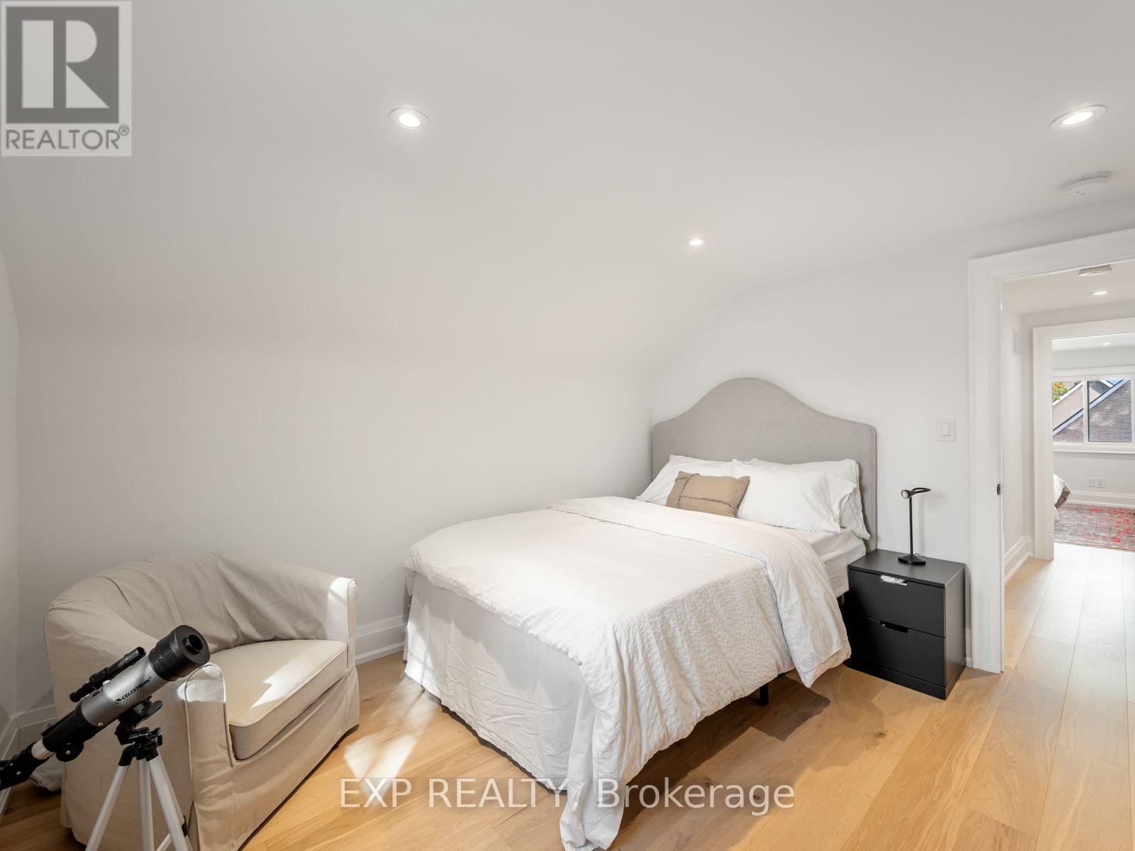 Photo 19 of 25 Morton Avenue, East Gwillimbury (Sharon)