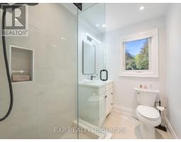 25 Morton Avenue, East Gwillimbury, ON L0G1V0 Photo 11