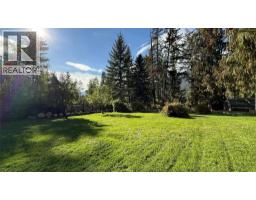 Living room - 4630 3a Highway, Nelson, BC V1L6N3 Photo 10