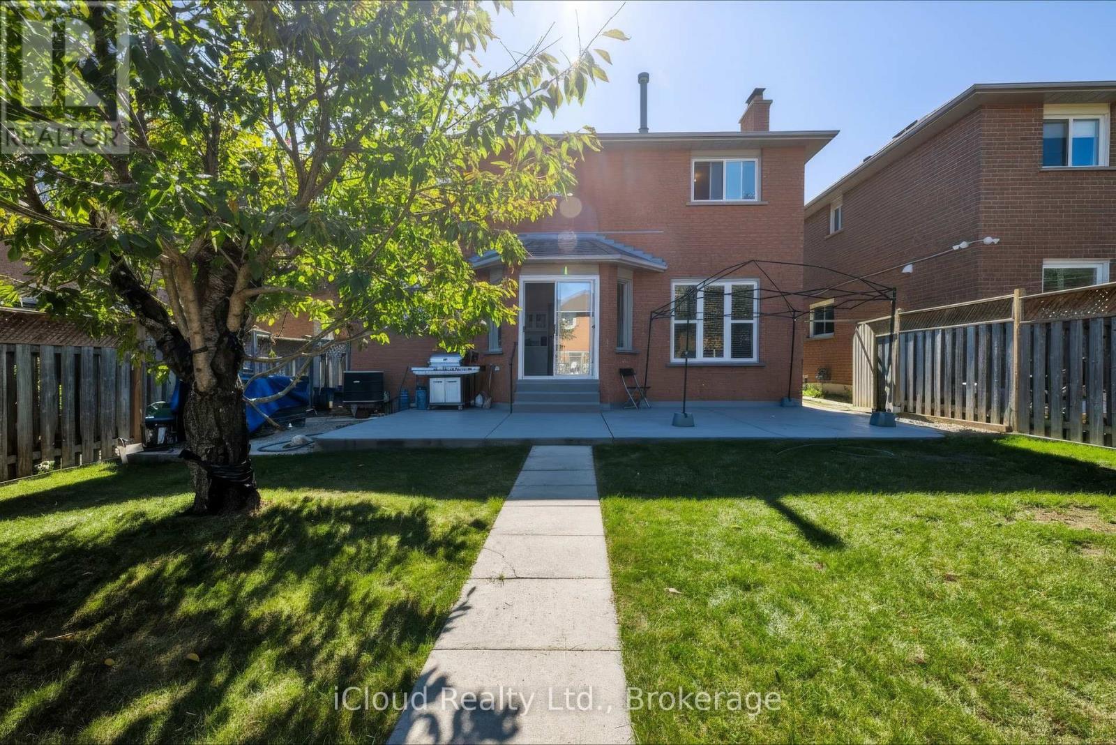 62 CASTLEHILL CRESCENT - 1