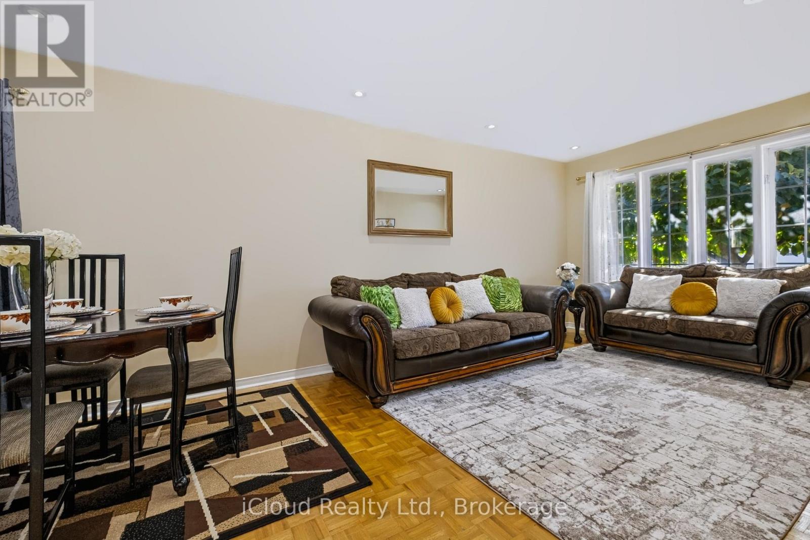 62 CASTLEHILL CRESCENT - 21