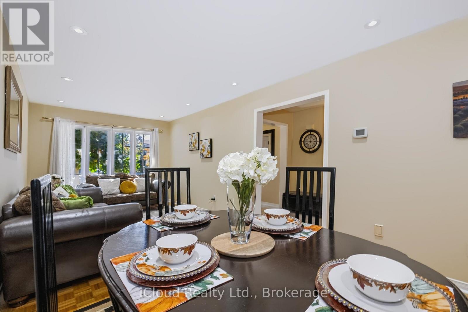 Photo 22 of 62 Castlehill Crescent, Brampton (Northwood Park)