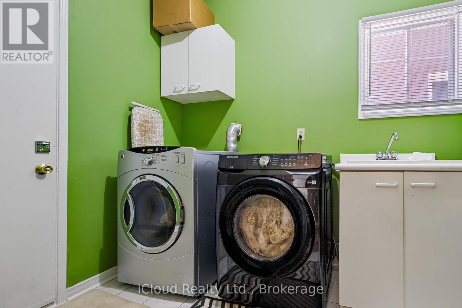 62 CASTLEHILL CRESCENT - 27
