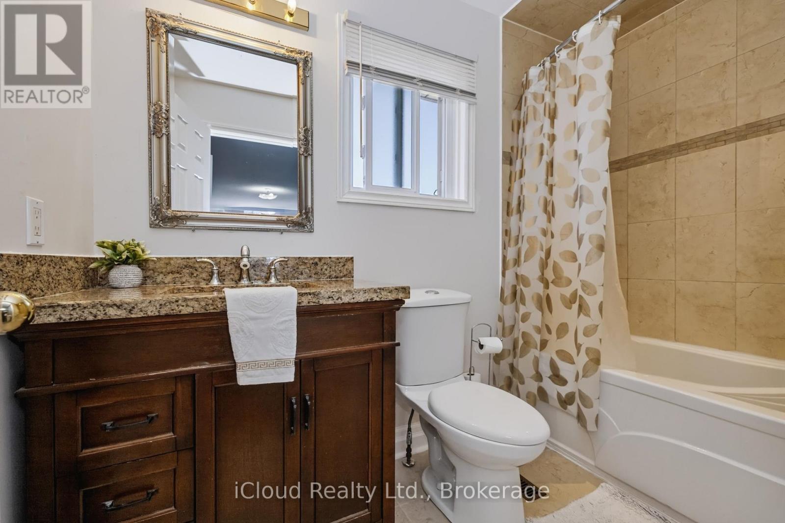 Photo 37 of 62 Castlehill Crescent, Brampton (Northwood Park)