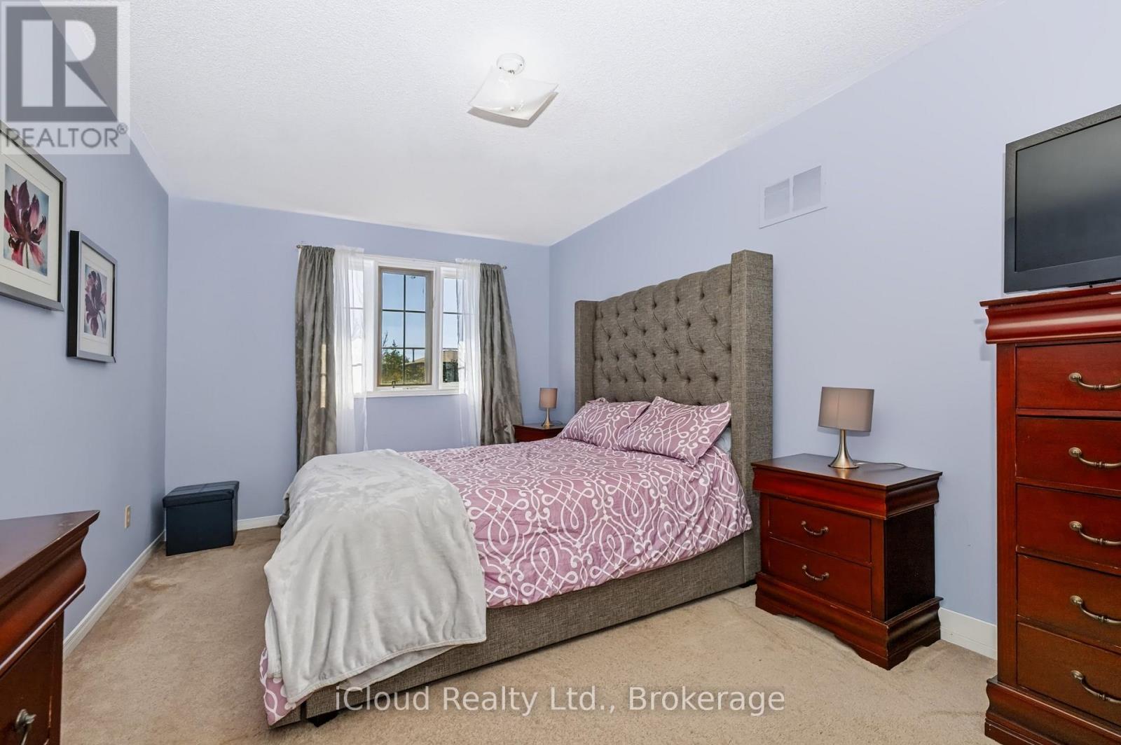 62 CASTLEHILL CRESCENT - 38