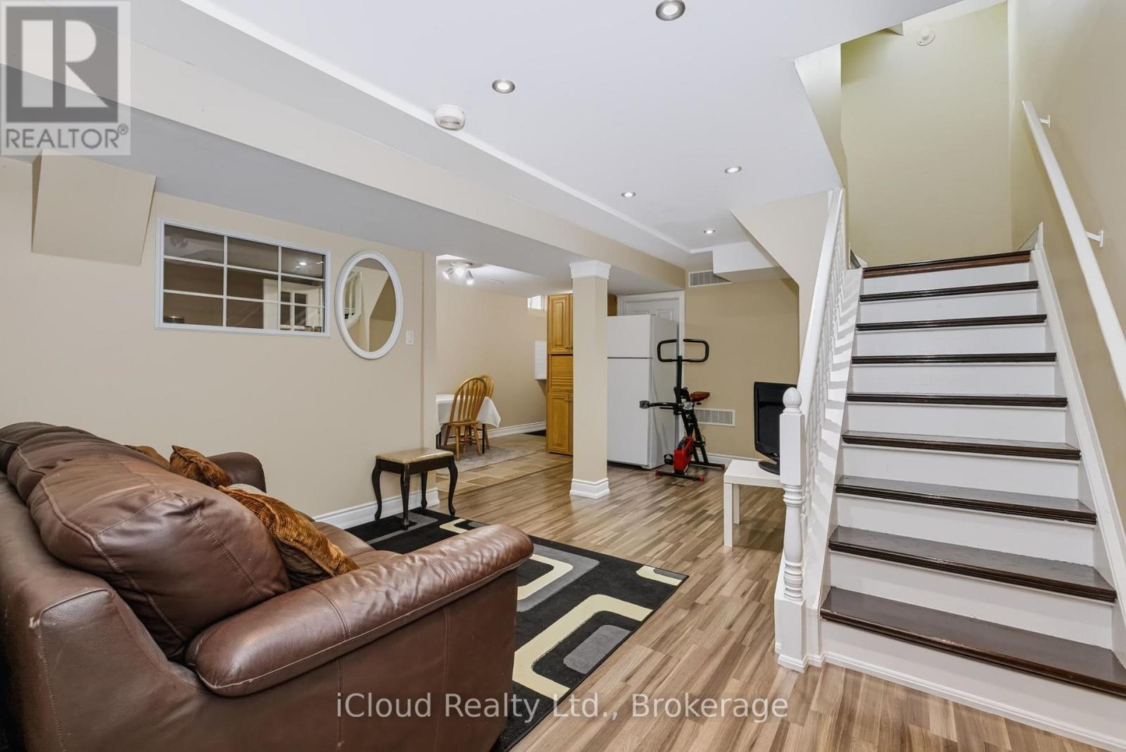 Photo 39 of 62 Castlehill Crescent, Brampton (Northwood Park)