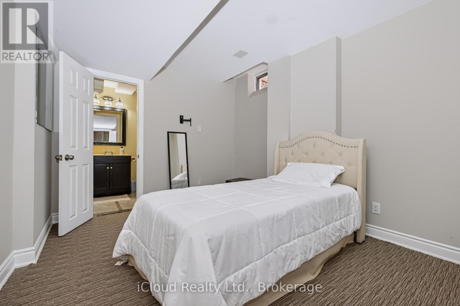 62 CASTLEHILL CRESCENT - 49
