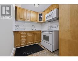 Bedroom 4 - 62 Castlehill Crescent, Brampton, ON L6X4E1 Photo 13