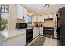 Laundry room - 62 Castlehill Crescent, Brampton, ON L6X4E1 Photo 9