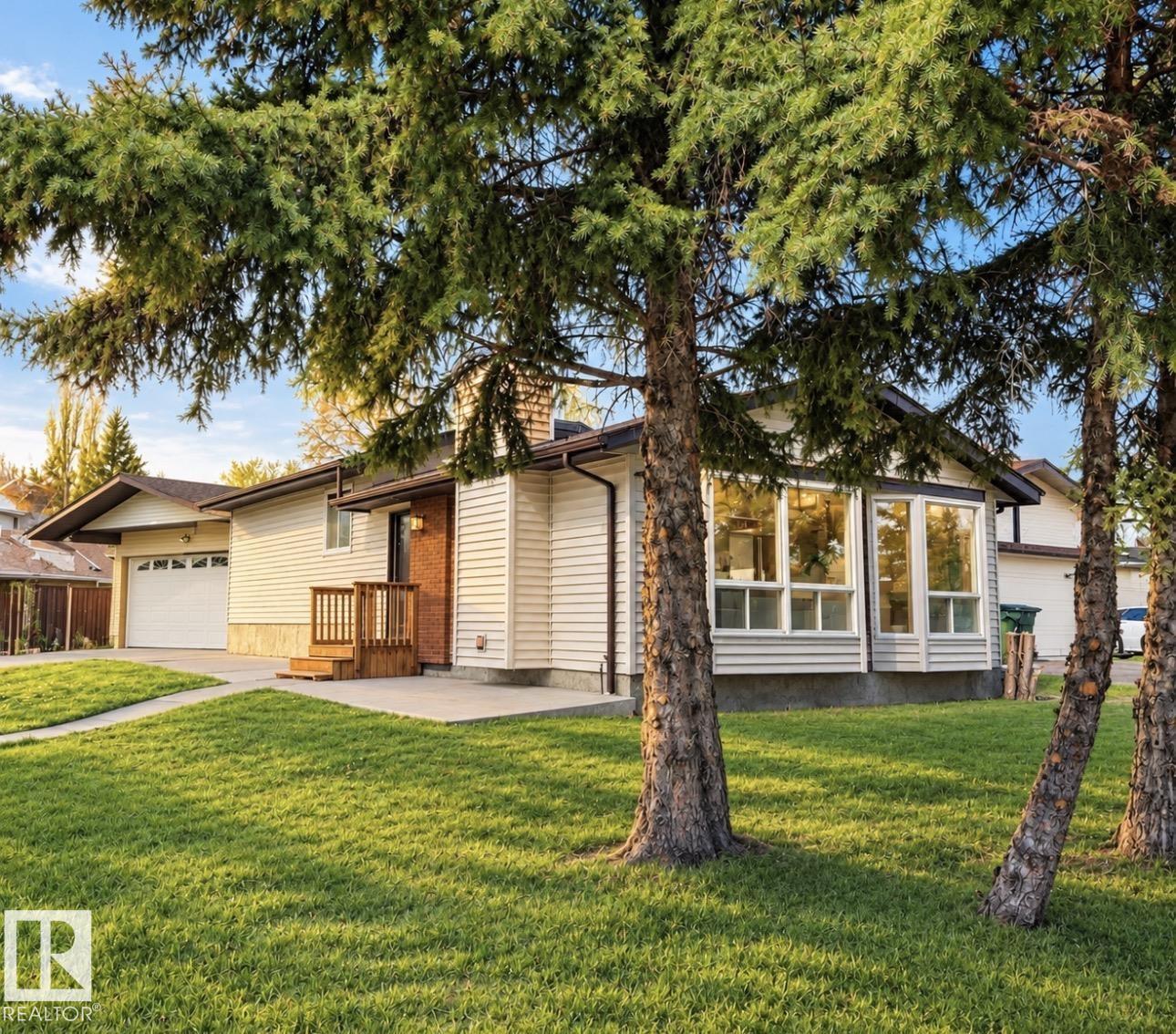 8516 190 Street NW, Aldergrove — photo 1 of 30: Property photo