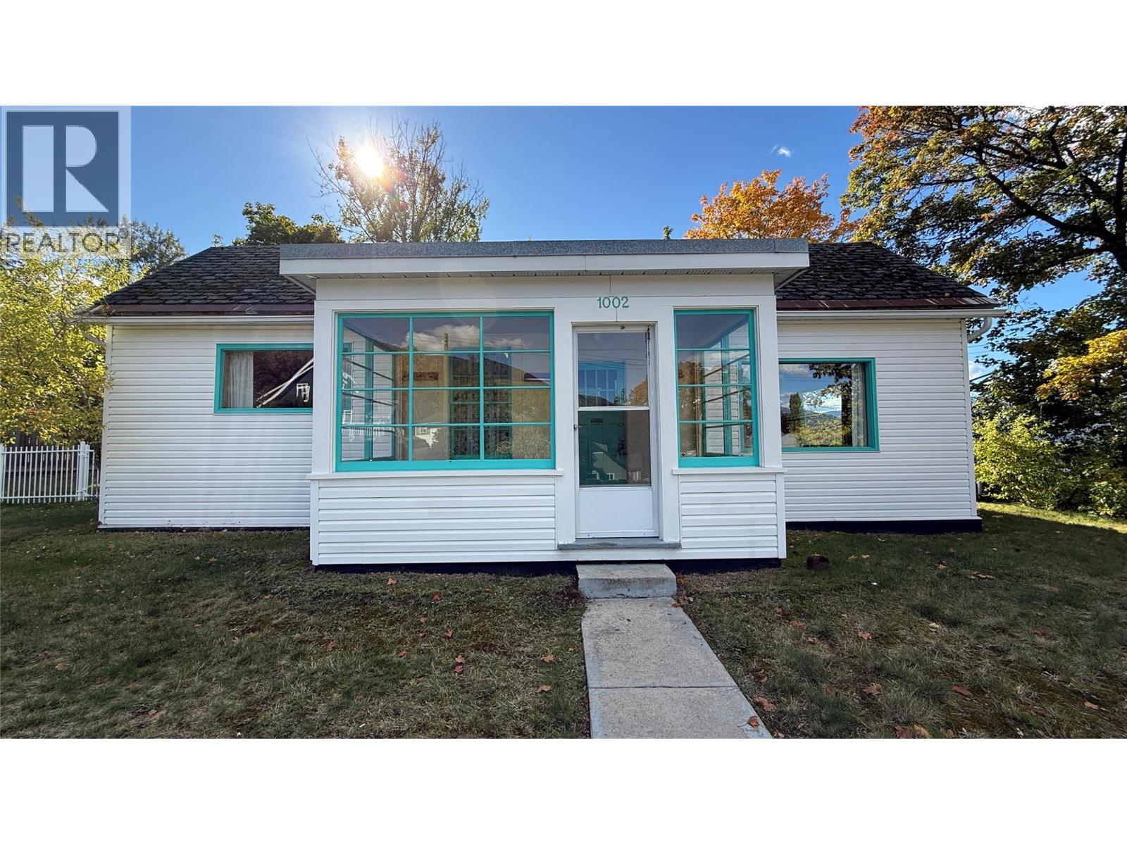 1002 Kootenay Street - Image 7
