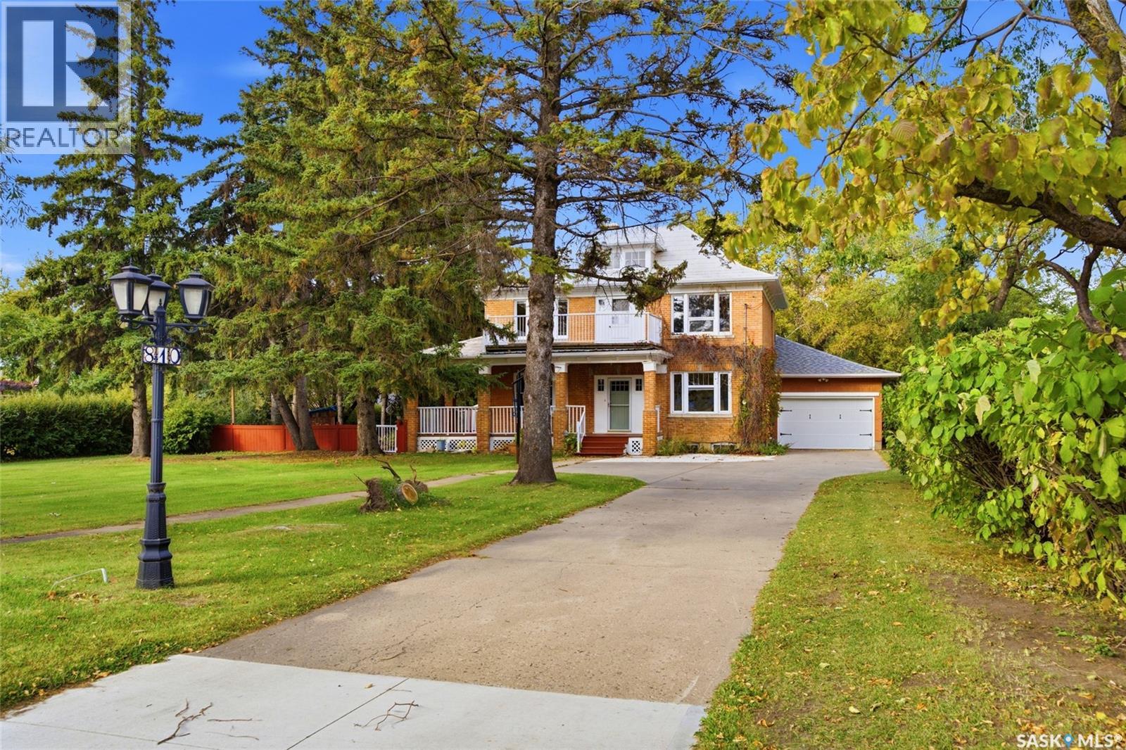 810 4th AVENUE - 58