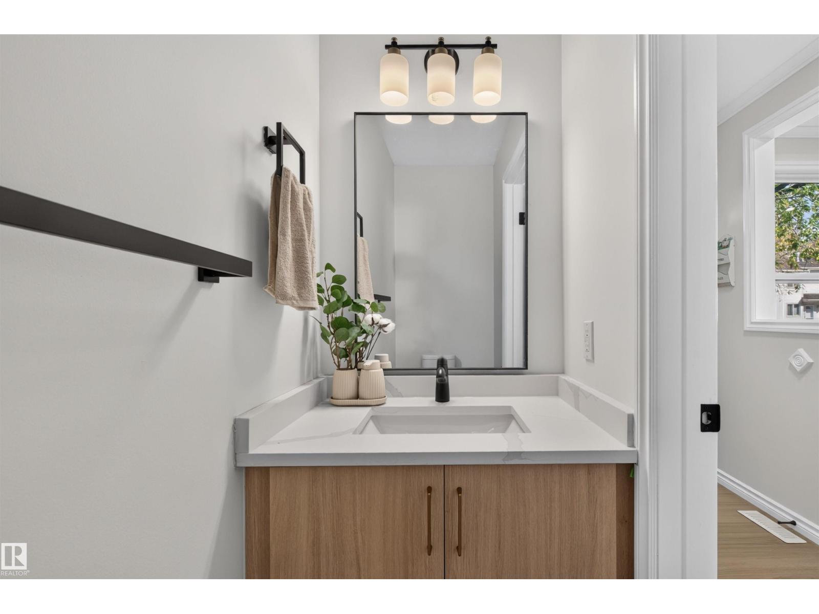 #11 2024 57 ST NW - 5