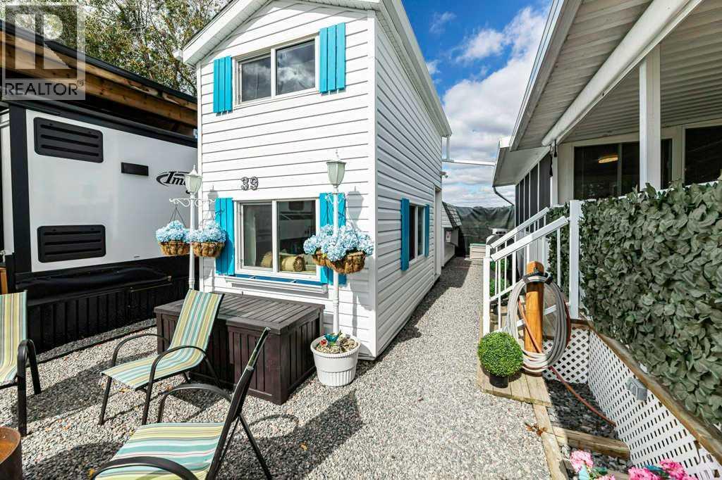 39, 12036 Township Road 422 - 19