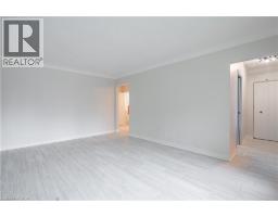 4pc Bathroom - 75 Purdy Crescent, Hamilton, ON L9A3B4 Photo 7