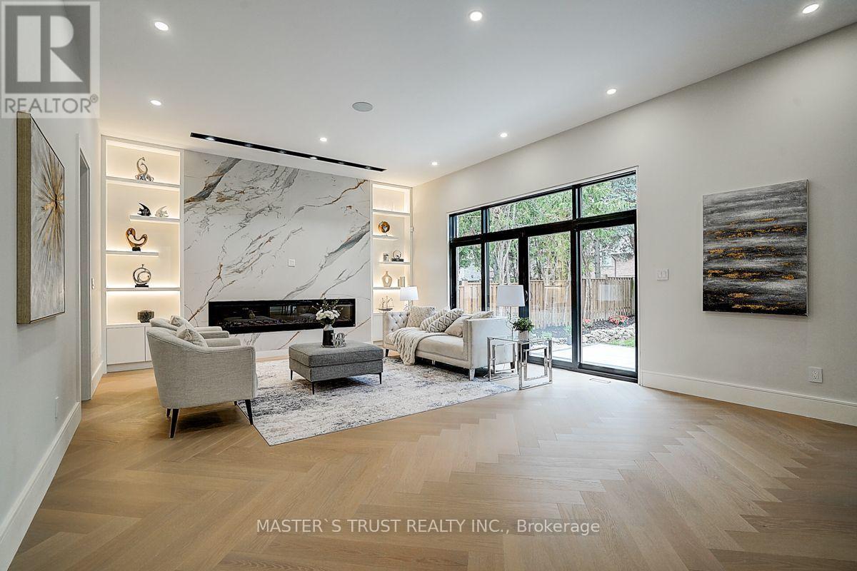 Photo 11 of 202 Carlton Road, Markham (Unionville)