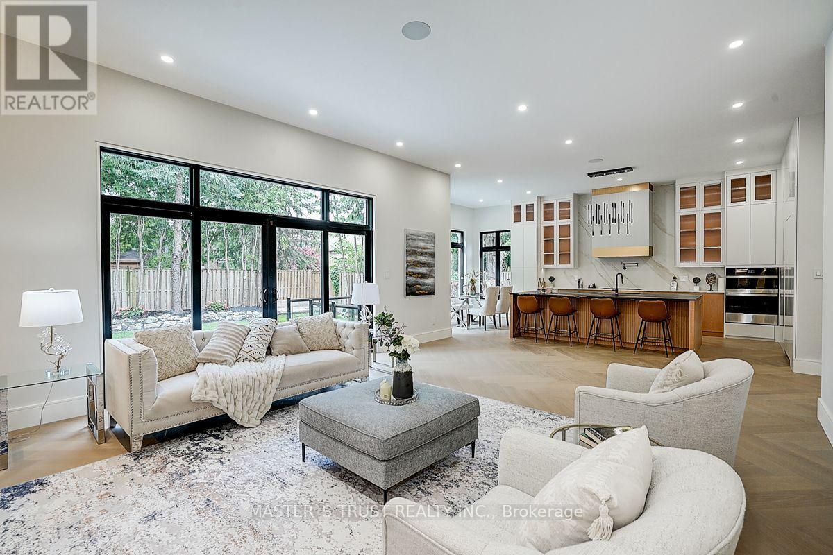 Photo 12 of 202 Carlton Road, Markham (Unionville)