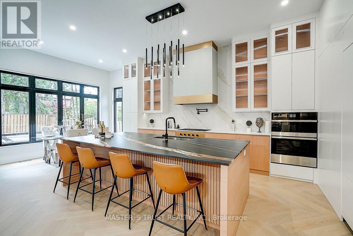 Photo 13 of 202 Carlton Road, Markham (Unionville)