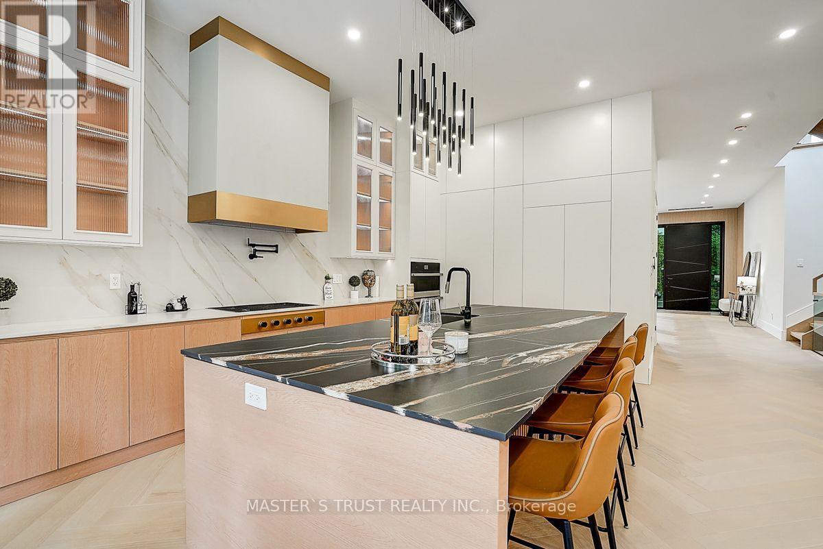Photo 15 of 202 Carlton Road, Markham (Unionville)