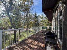 18 Hawthorne Drive, Killarney, MB R0K1G0 Photo 8