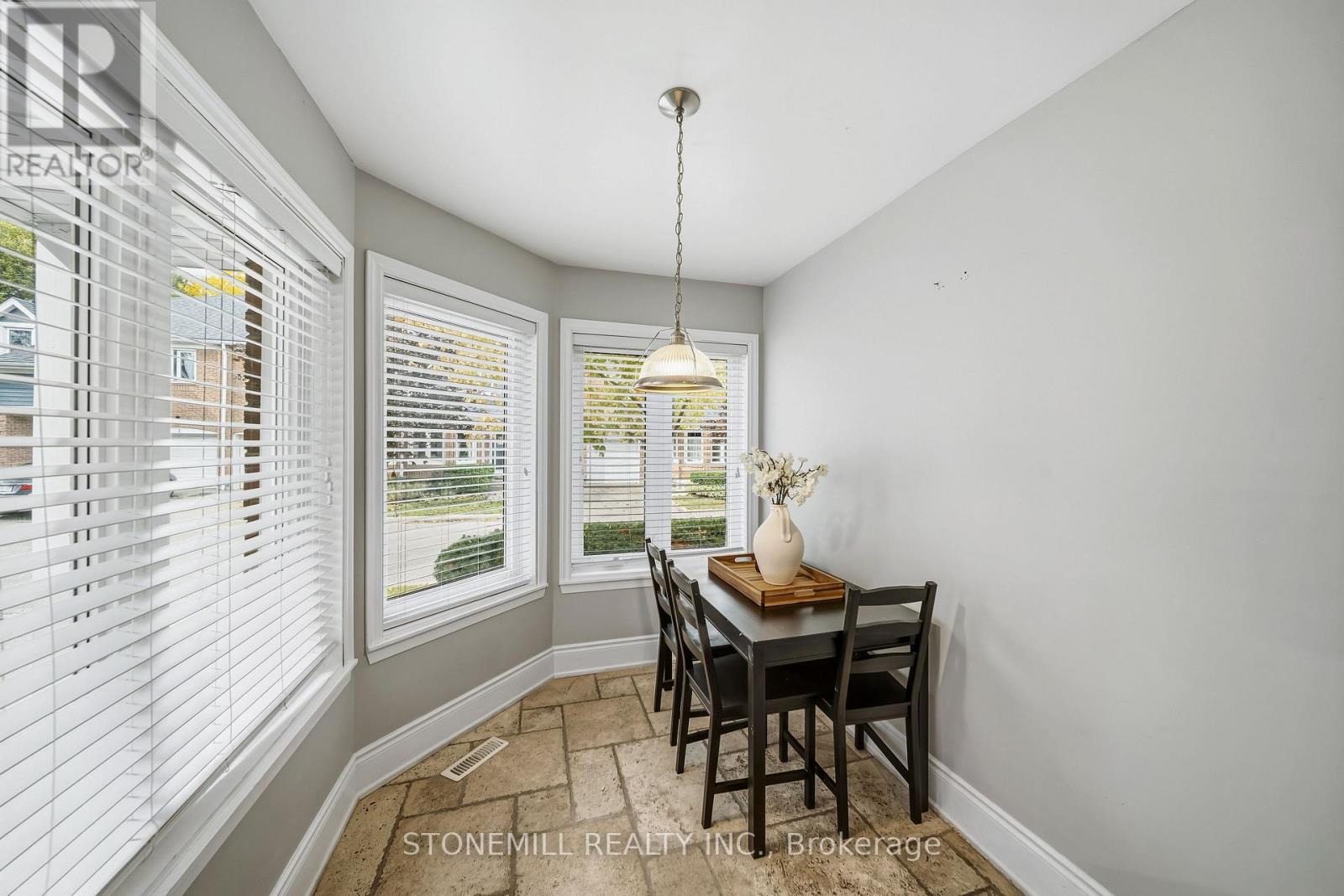 Photo 4 of 81 - 2155 South Millway, Mississauga (Erin Mills)