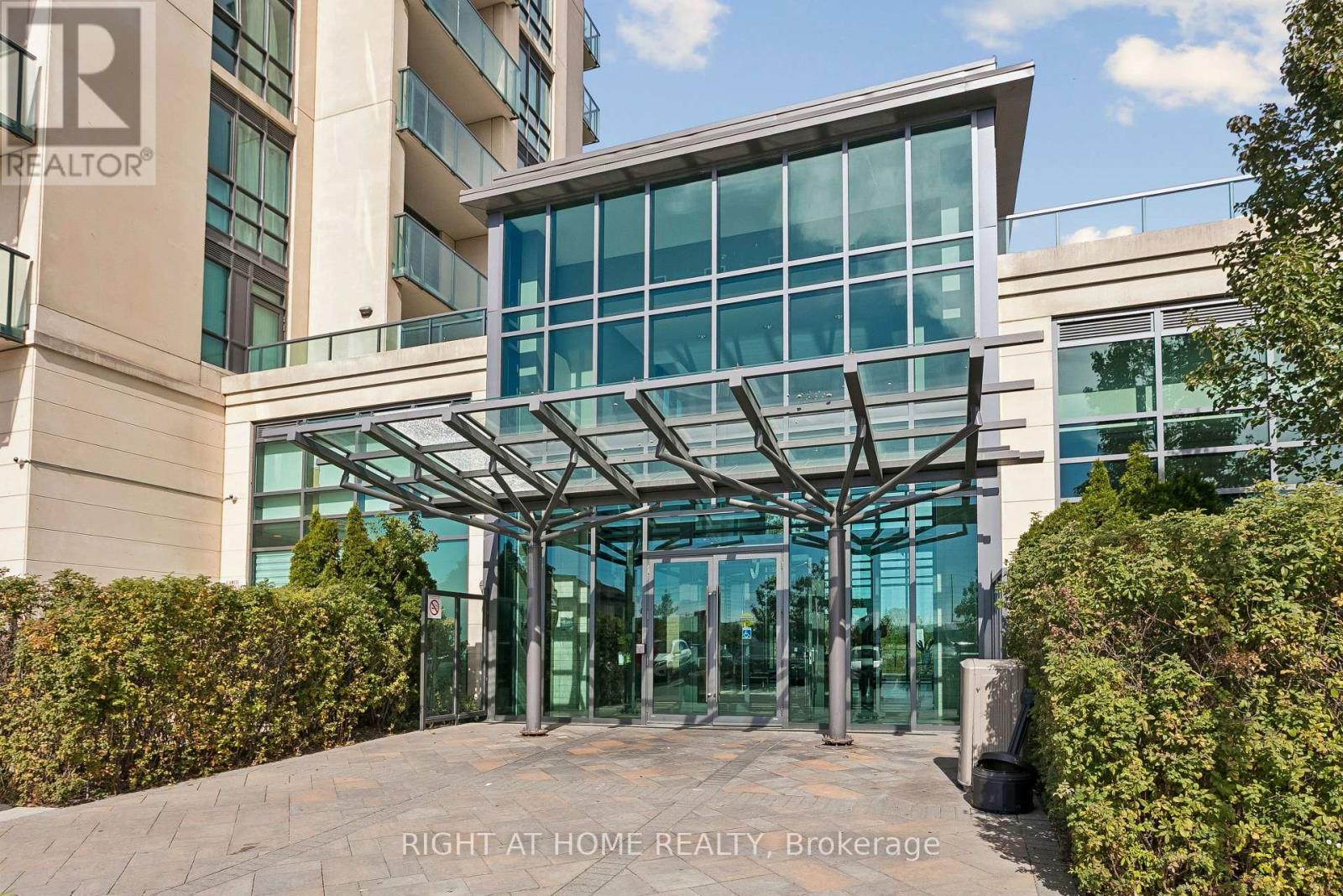 45 Yorkland Boulevard, Brampton, ON photo 3