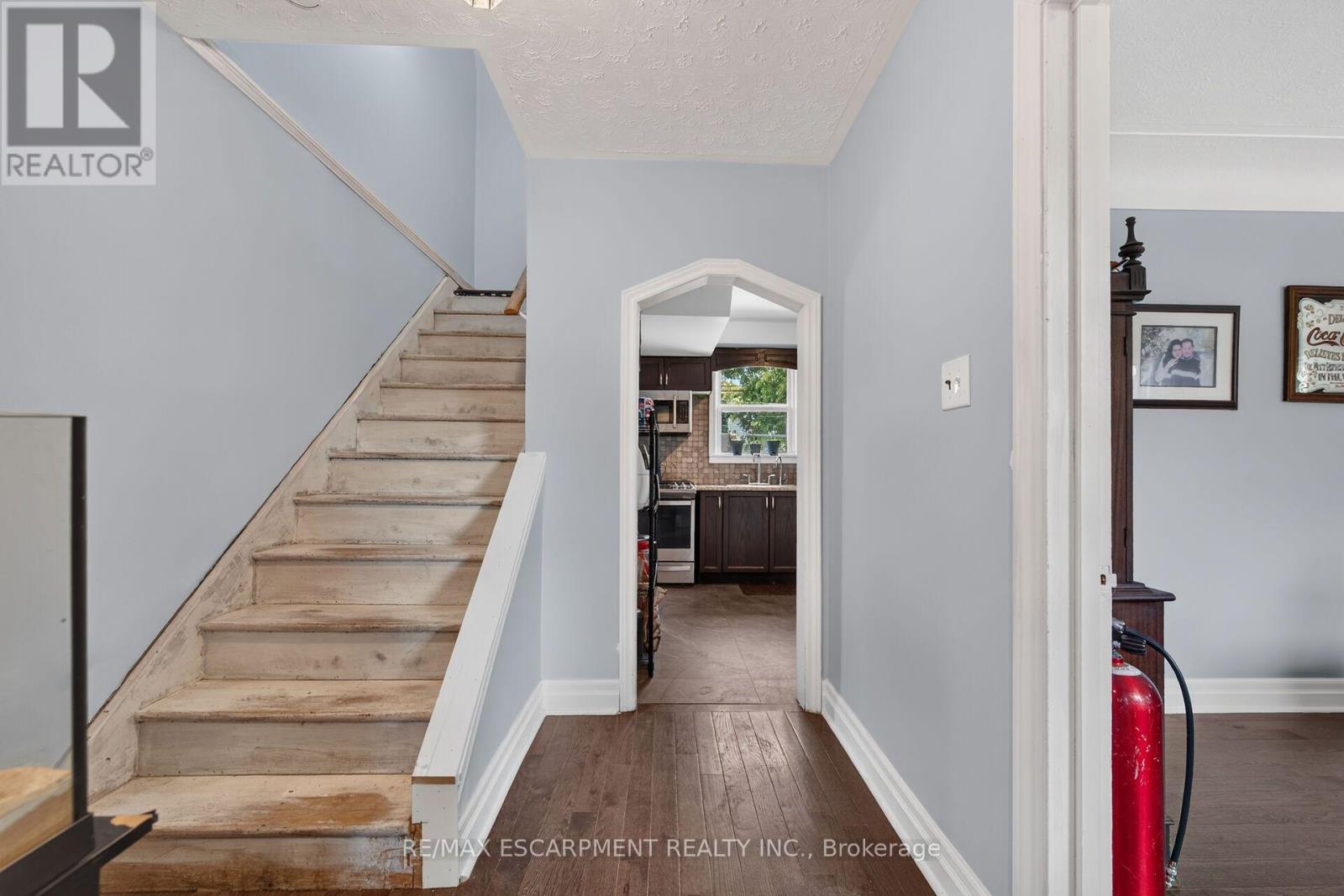 111 KENILWORTH AVENUE S - 7