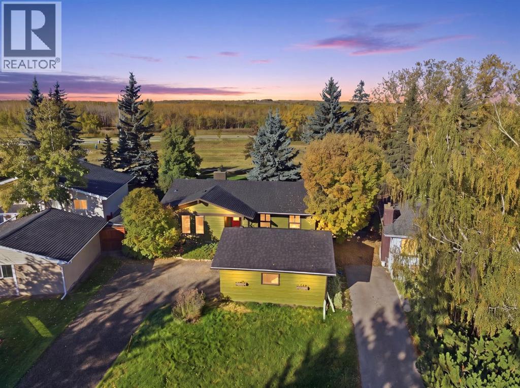 652 Oakwood Place SW, Calgary