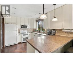 Storage - 652 Oakwood Place Sw, Calgary, AB T2V0K5 Photo 12