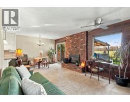 4pc Bathroom - 652 Oakwood Place Sw, Calgary, AB T2V0K5 Photo 8