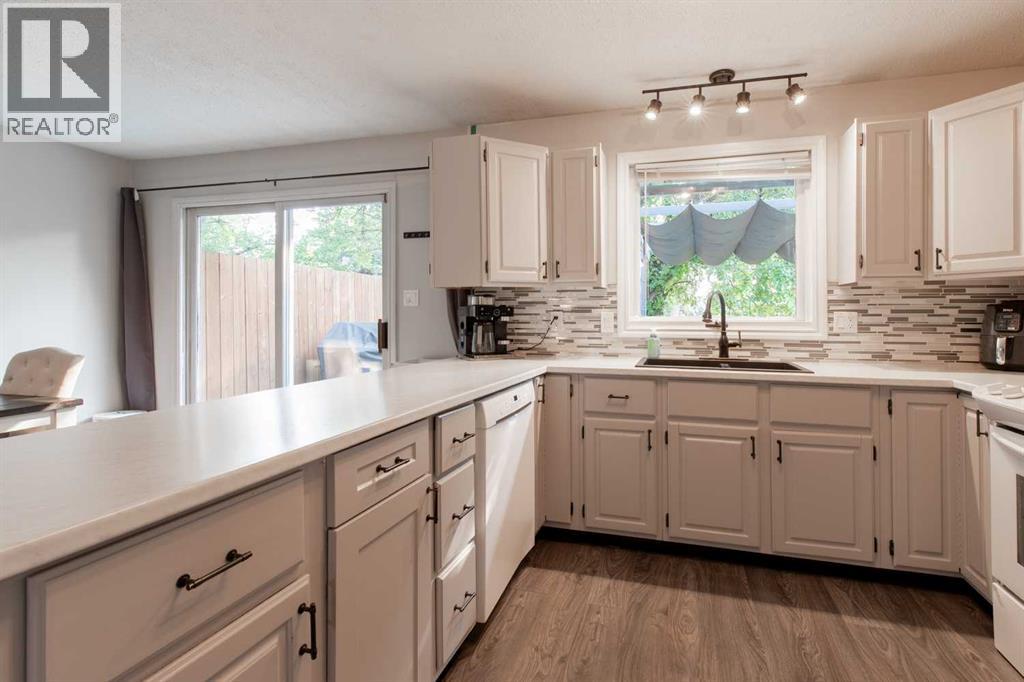 49 Iroquois Crescent W - Image 15