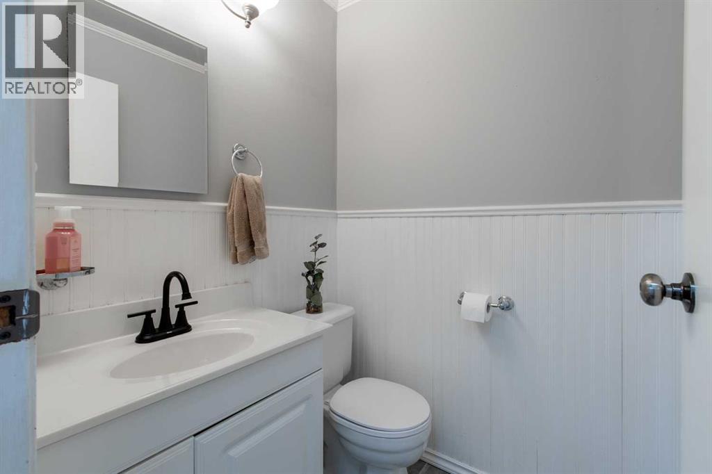 49 Iroquois Crescent W - 20