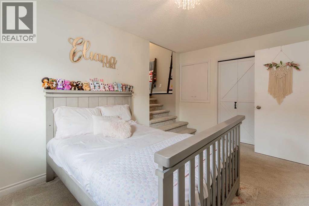 49 Iroquois Crescent W - 26