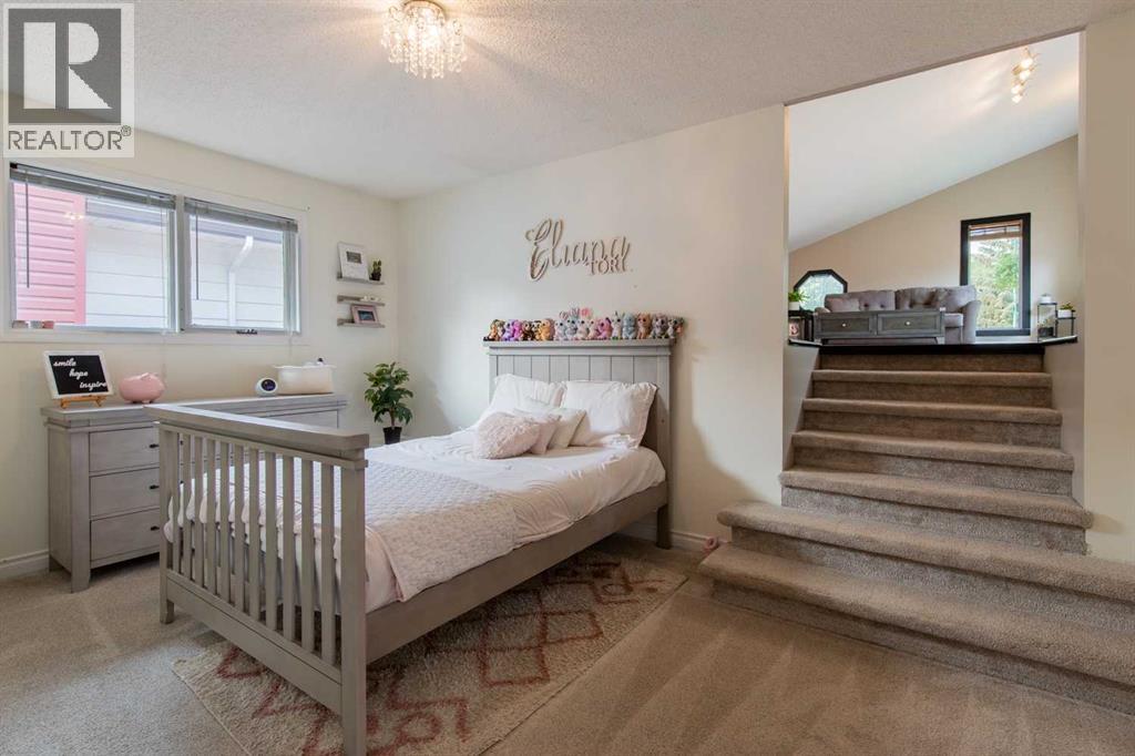 49 Iroquois Crescent W - 27