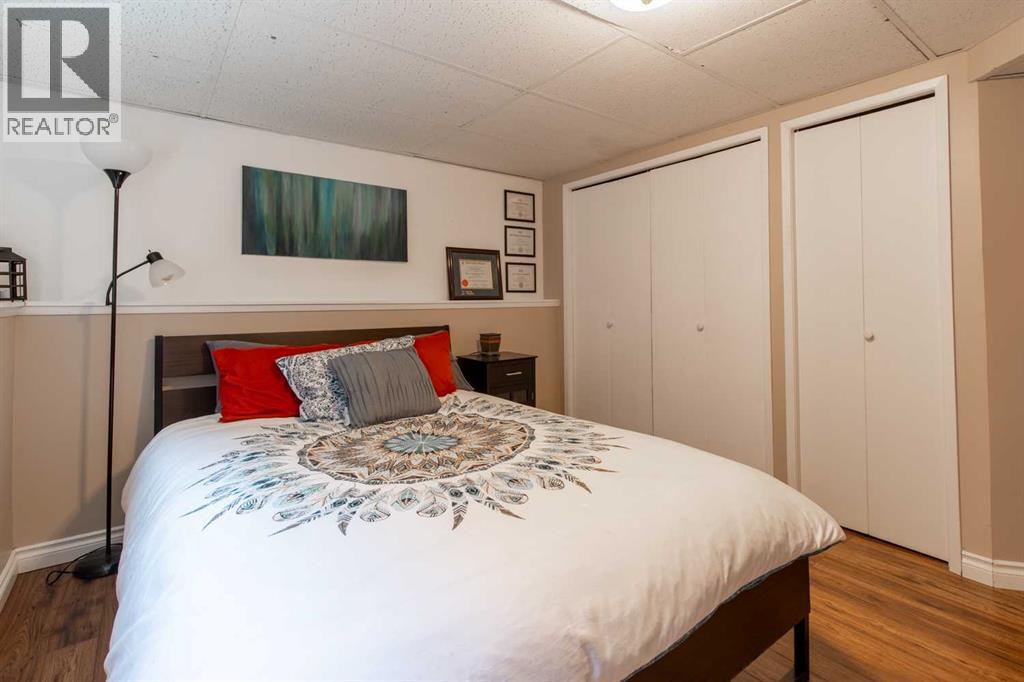 49 Iroquois Crescent W - 31