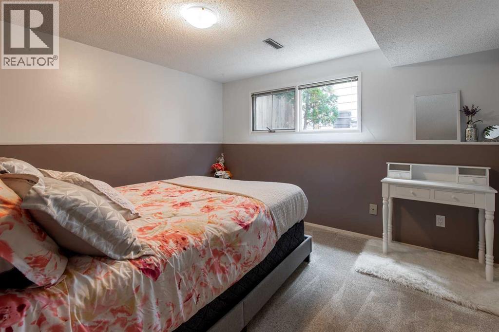 49 Iroquois Crescent W - 34