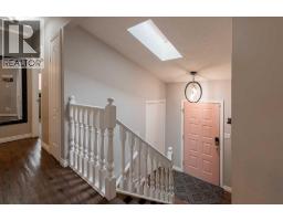 49 Iroquois Crescent W - photo 11