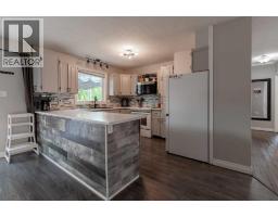 49 Iroquois Crescent W - photo 12