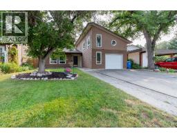 49 Iroquois Crescent W - photo 3