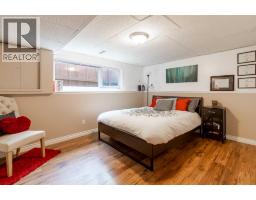 49 Iroquois Crescent W - photo 30