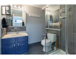 49 Iroquois Crescent W - photo 33