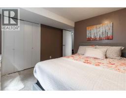 49 Iroquois Crescent W - photo 35