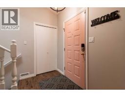 49 Iroquois Crescent W - photo 5