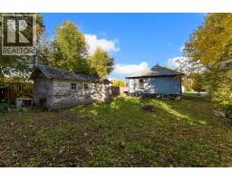 3pc Bathroom - 1507 1 Street Ne, Calgary, AB T2E3B7 Photo 7