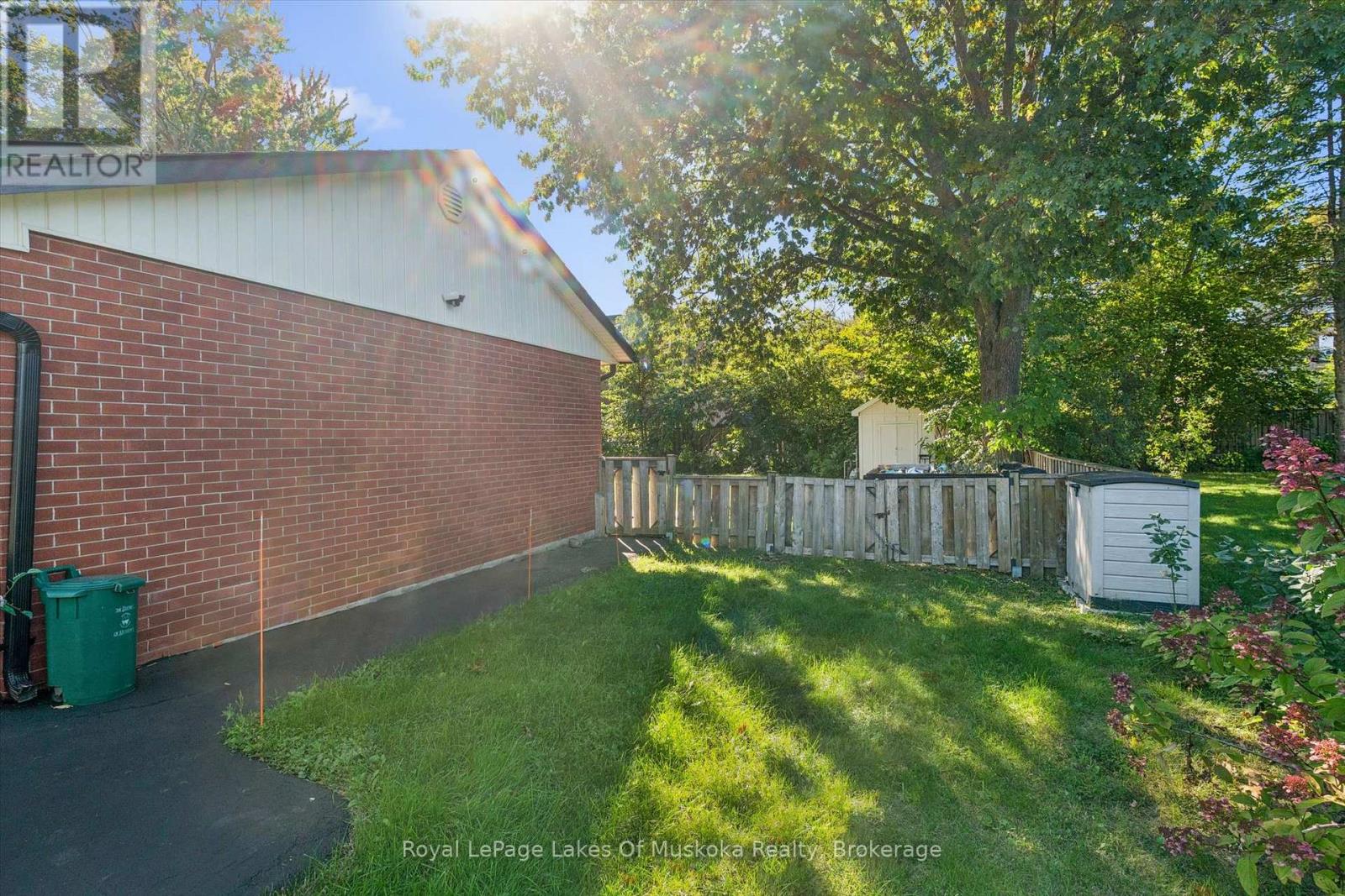 135 MUSKOKA BEACH ROAD - 28