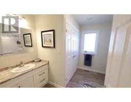 Bathroom - 83 Huron Heights Drive, Ashfield Colborne Wawanosh, ON N7A0C1 Photo 8