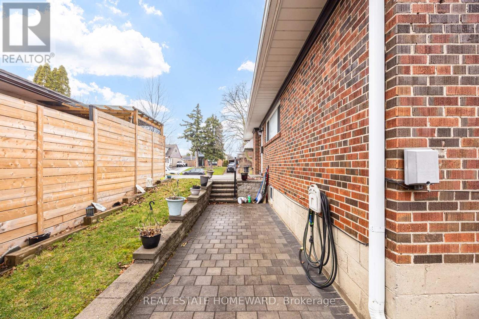 4 Moorecroft Crescent, Toronto, ON photo 22